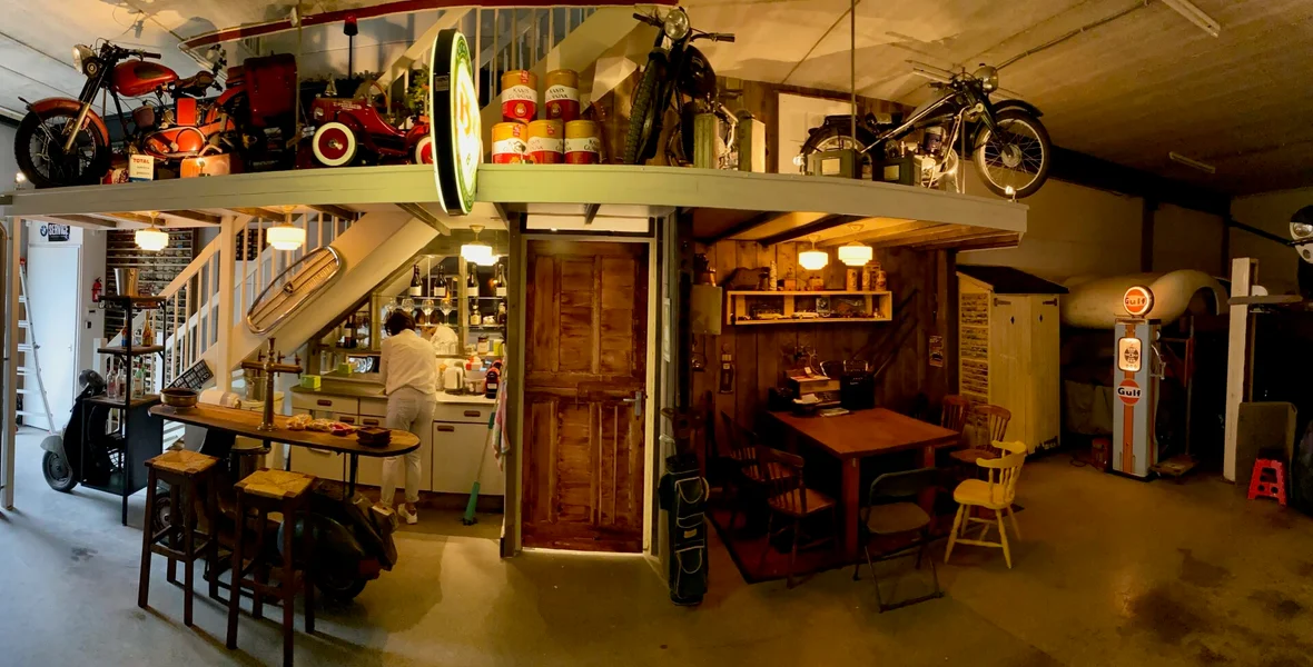 Showroom R&R Trouwauto's Nijmegen - klassieke trouwauto's bezichtigen op afspraak